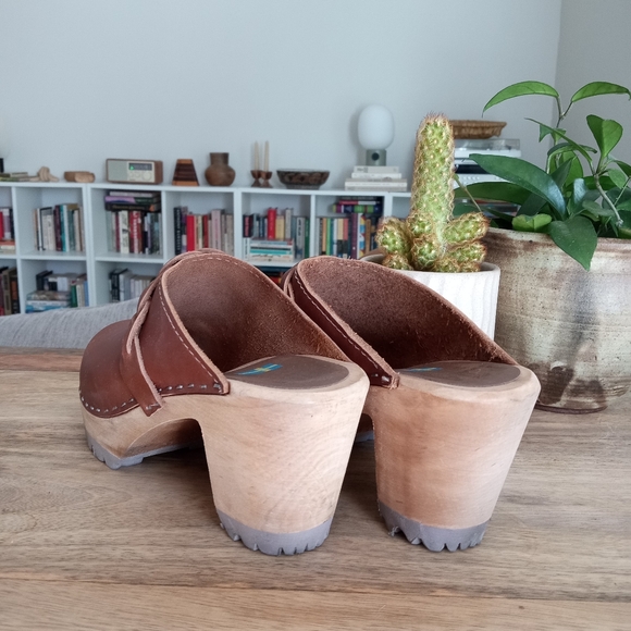 EUC MIA Women's Elsa Mule- Size 36, Brown Leather - Picture 3 of 5